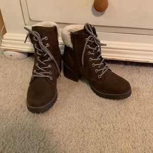 brand new lace up booties with fur